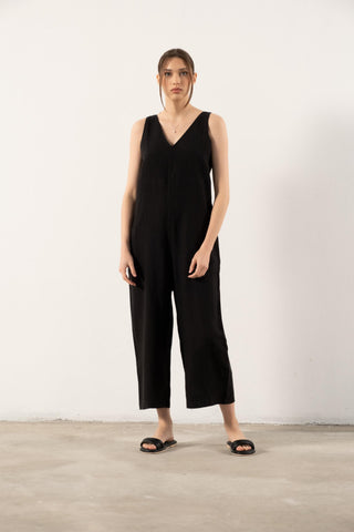 Pure Linen V-Neck Women’s Jumpsuit - Black / S/M - Jumpsuit