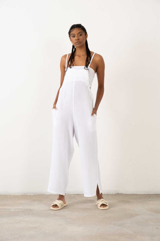 Muslin Knitted Strappy Women’s Jumpsuit - White / Standard - Jumpsuit