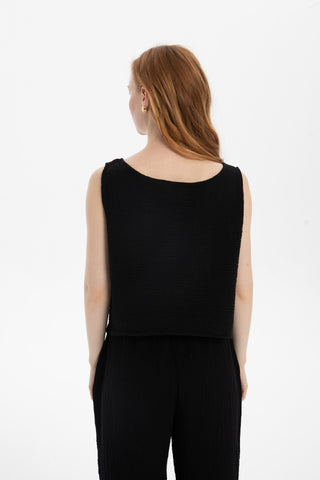 Muslin Sleeveless Women's Blouse